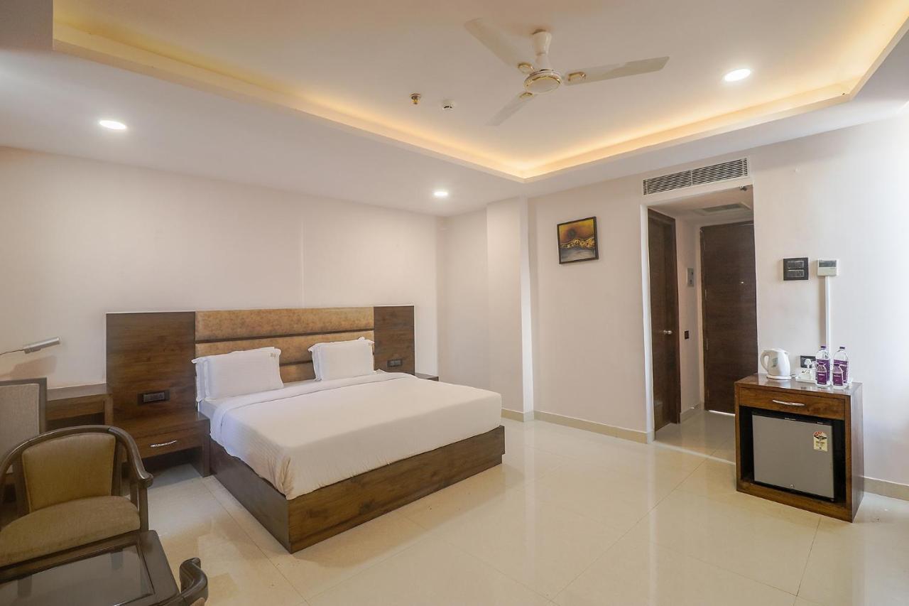 Fabhotel Mid Town Grand Panchkula Exteriér fotografie