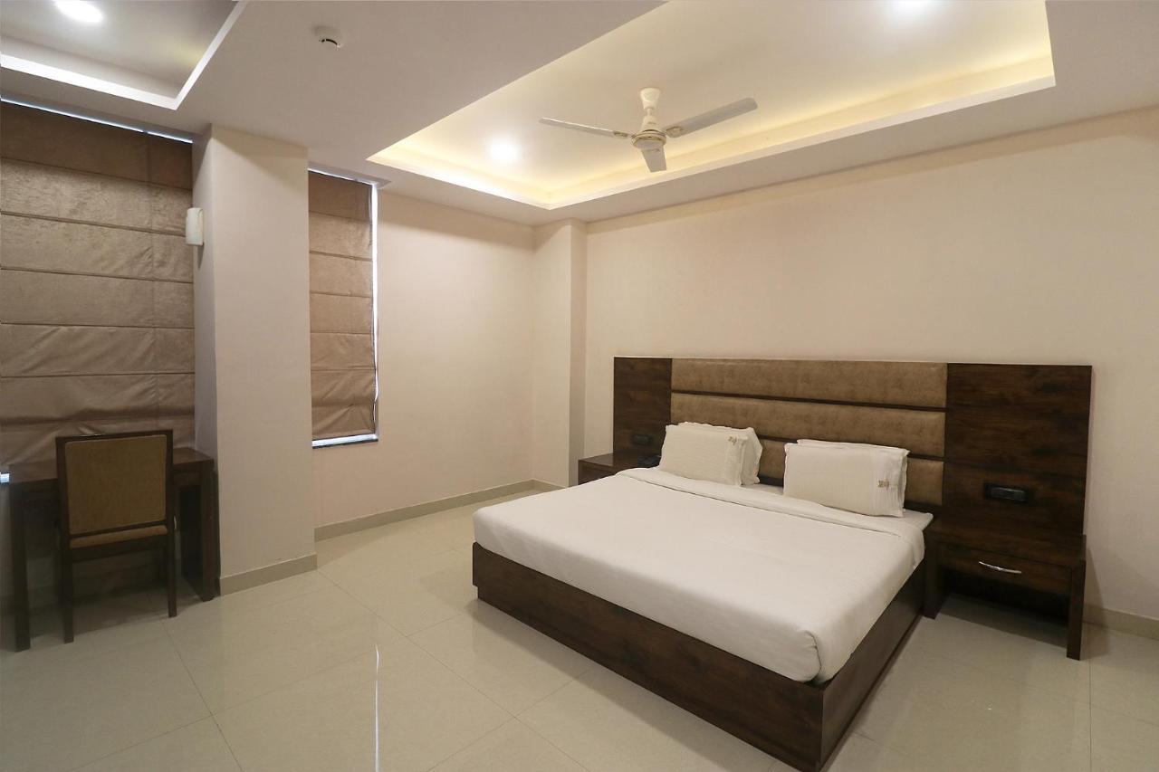 Fabhotel Mid Town Grand Panchkula Exteriér fotografie