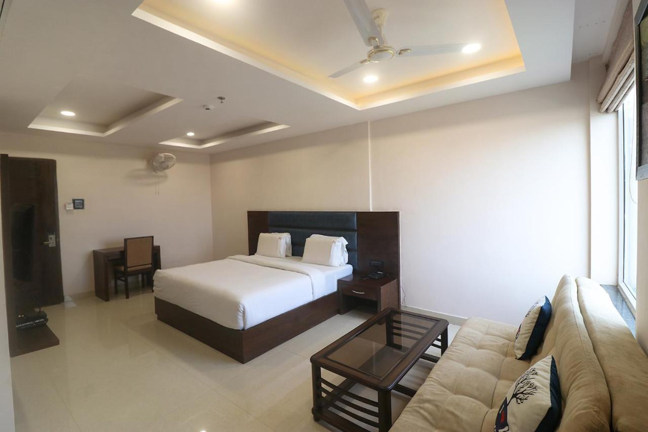 Fabhotel Mid Town Grand Panchkula Exteriér fotografie