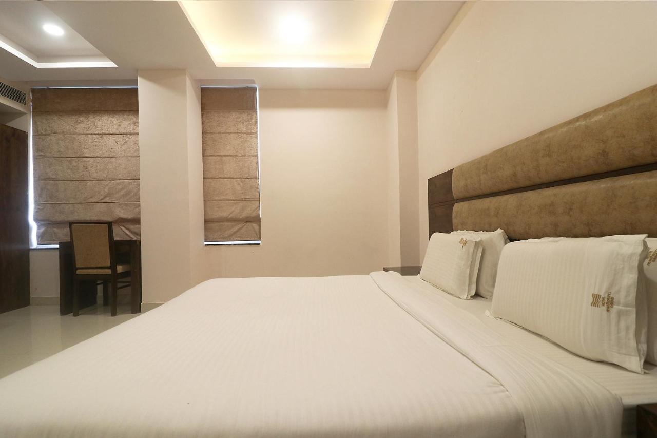 Fabhotel Mid Town Grand Panchkula Exteriér fotografie