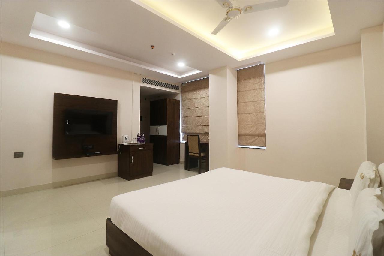 Fabhotel Mid Town Grand Panchkula Exteriér fotografie