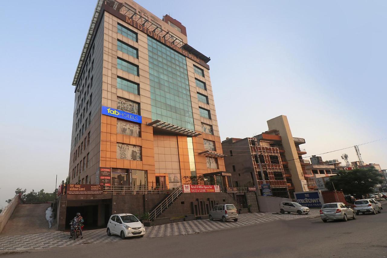 Fabhotel Mid Town Grand Panchkula Exteriér fotografie