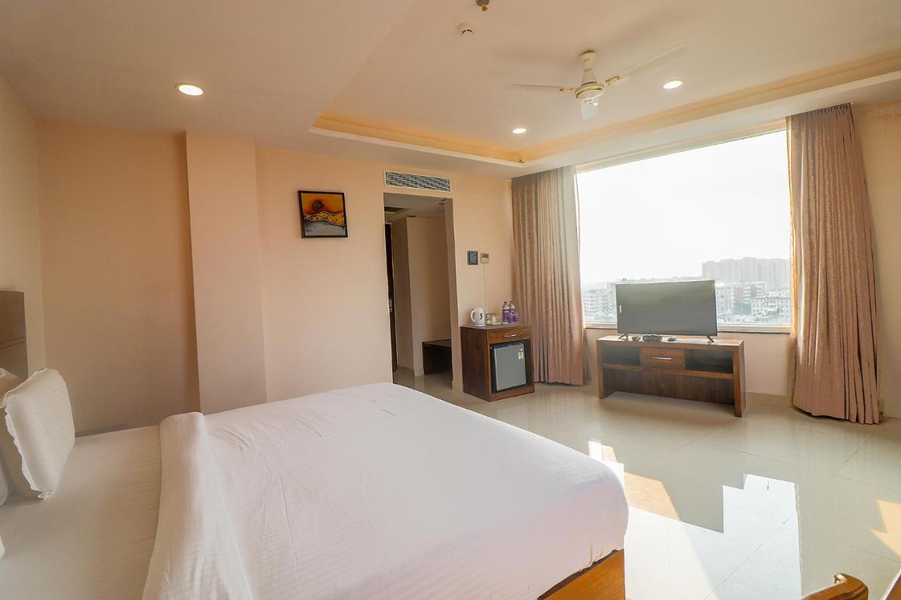 Fabhotel Mid Town Grand Panchkula Exteriér fotografie
