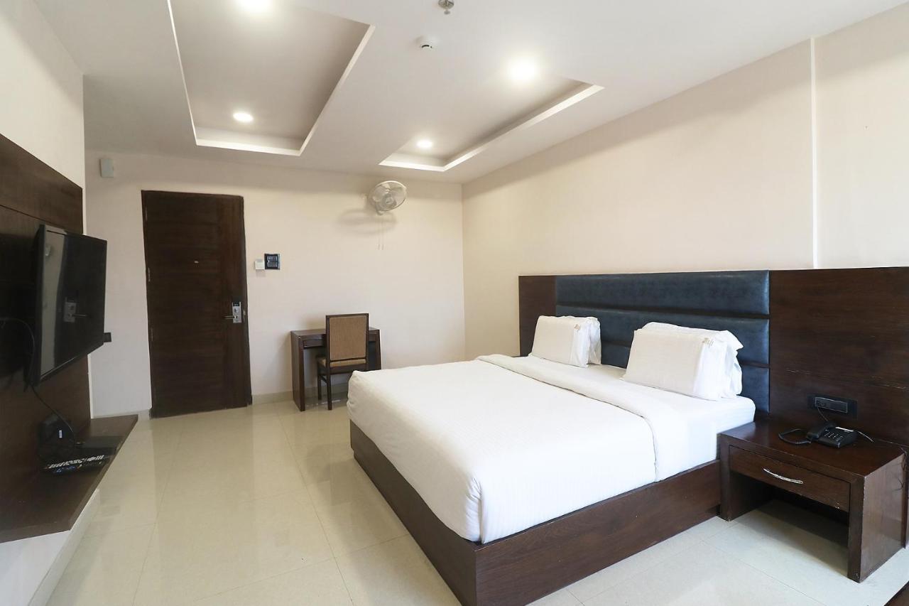Fabhotel Mid Town Grand Panchkula Exteriér fotografie